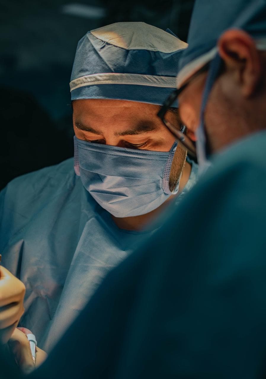 Dr. Eduardo Larrinua