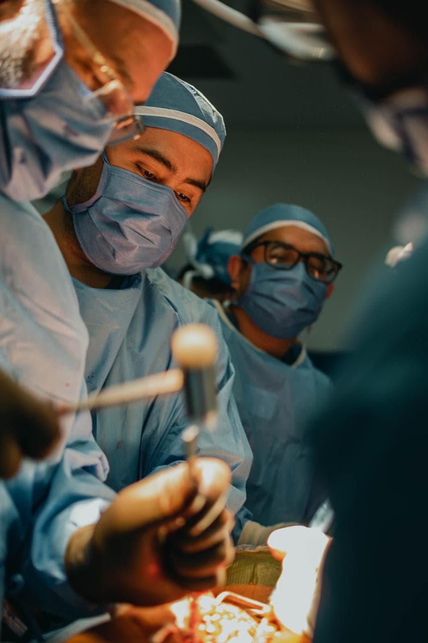 Dr. Eduardo Larrinua