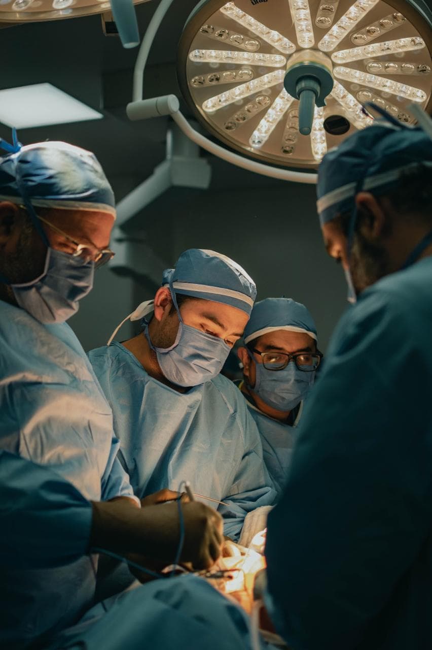 Dr. Eduardo Larrinua